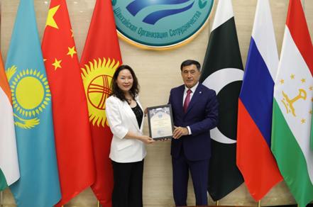 【新华网】以岭药业向上合组织捐赠296万元连花清瘟支持疫情防控