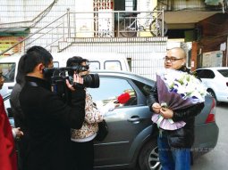 赠人玫瑰之手，经久犹有余香