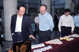 卫生部副部长尹力到以岭调研