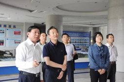 省人大常委会副主任王刚一行到以岭药业考察调研