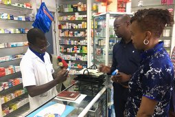 连花清瘟胶囊首入非洲药店