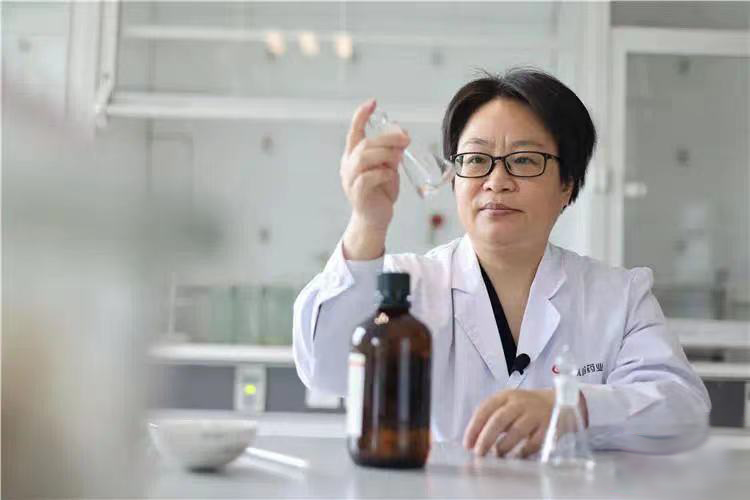 2022年度“感动省城”十大人物揭晓，以岭药业药学研发尖兵许红辉上榜