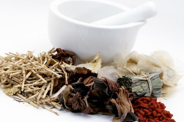 【参考消息】连花清瘟等中医药成中国抗疫瑰宝！世卫组织认可国际需求不断增加