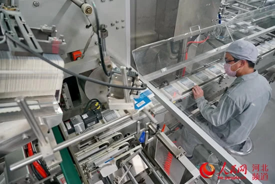 【人民网】以岭药业：驰援战“疫”一线 24小时生产“不打烊”